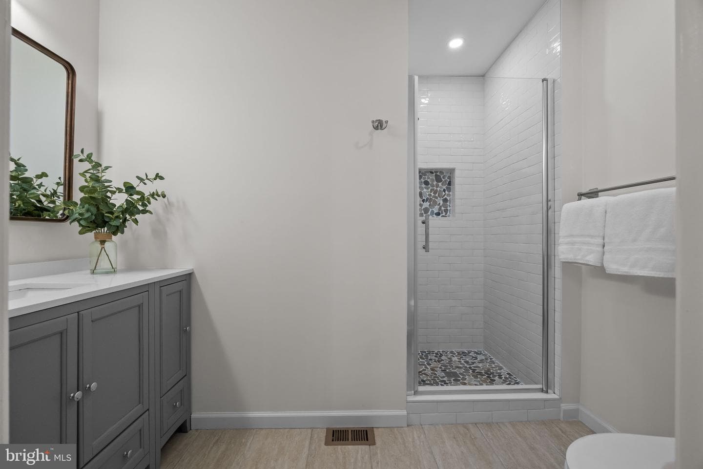 13 Colchester Place photo 23