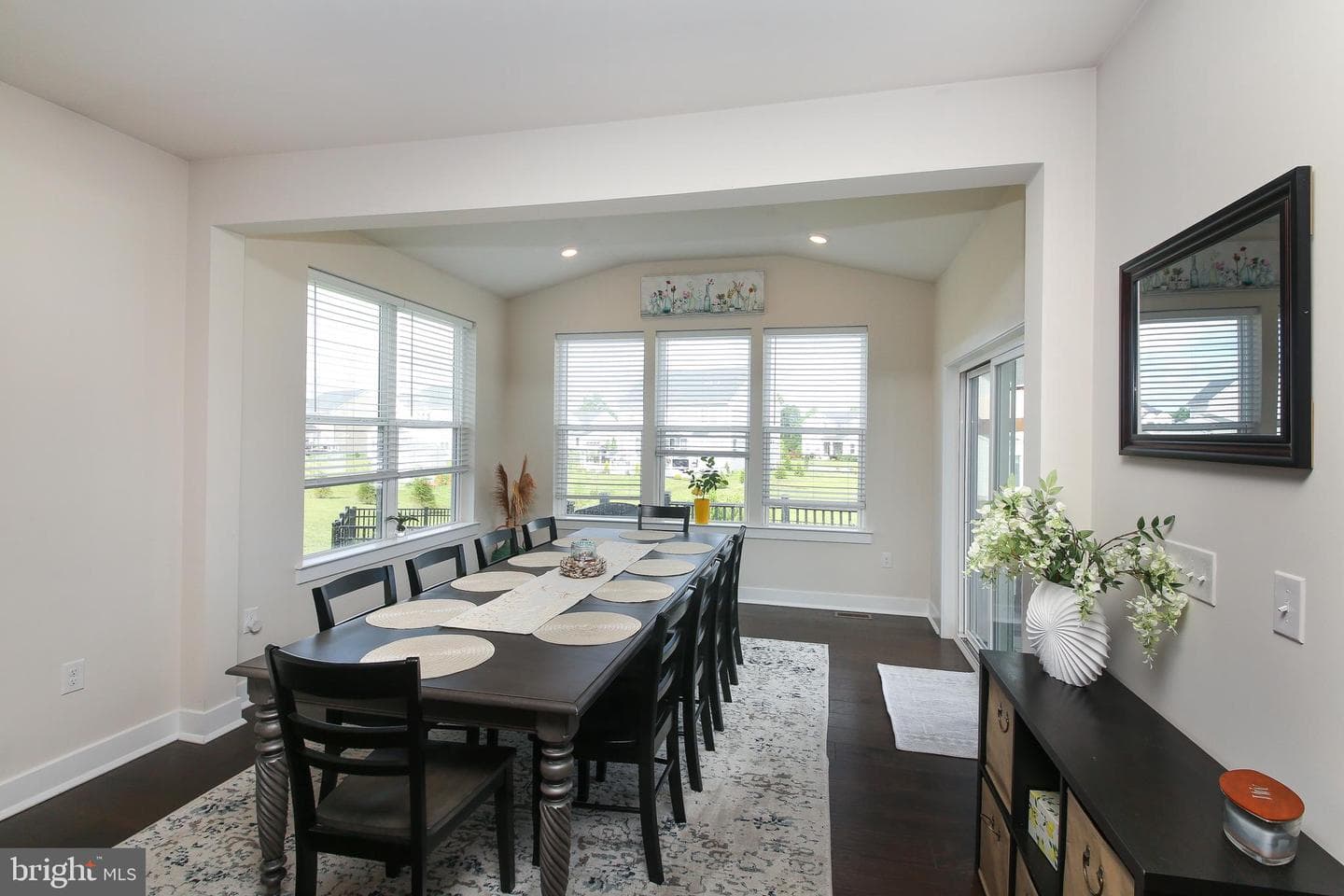1088 Mariwill Drive photo 5