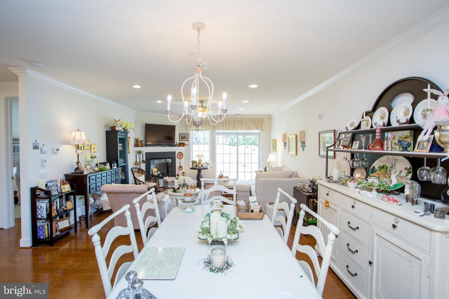 5212 Meridian Boulevard photo 10