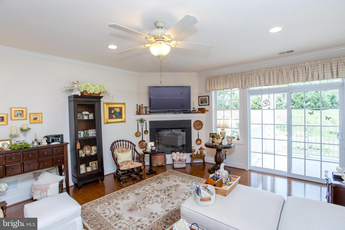 5212 Meridian Boulevard photo 11