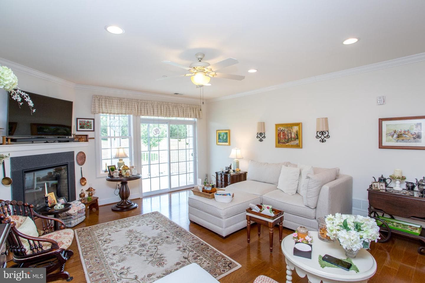 5212 Meridian Boulevard photo 13