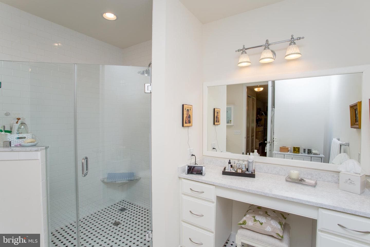 5212 Meridian Boulevard photo 22