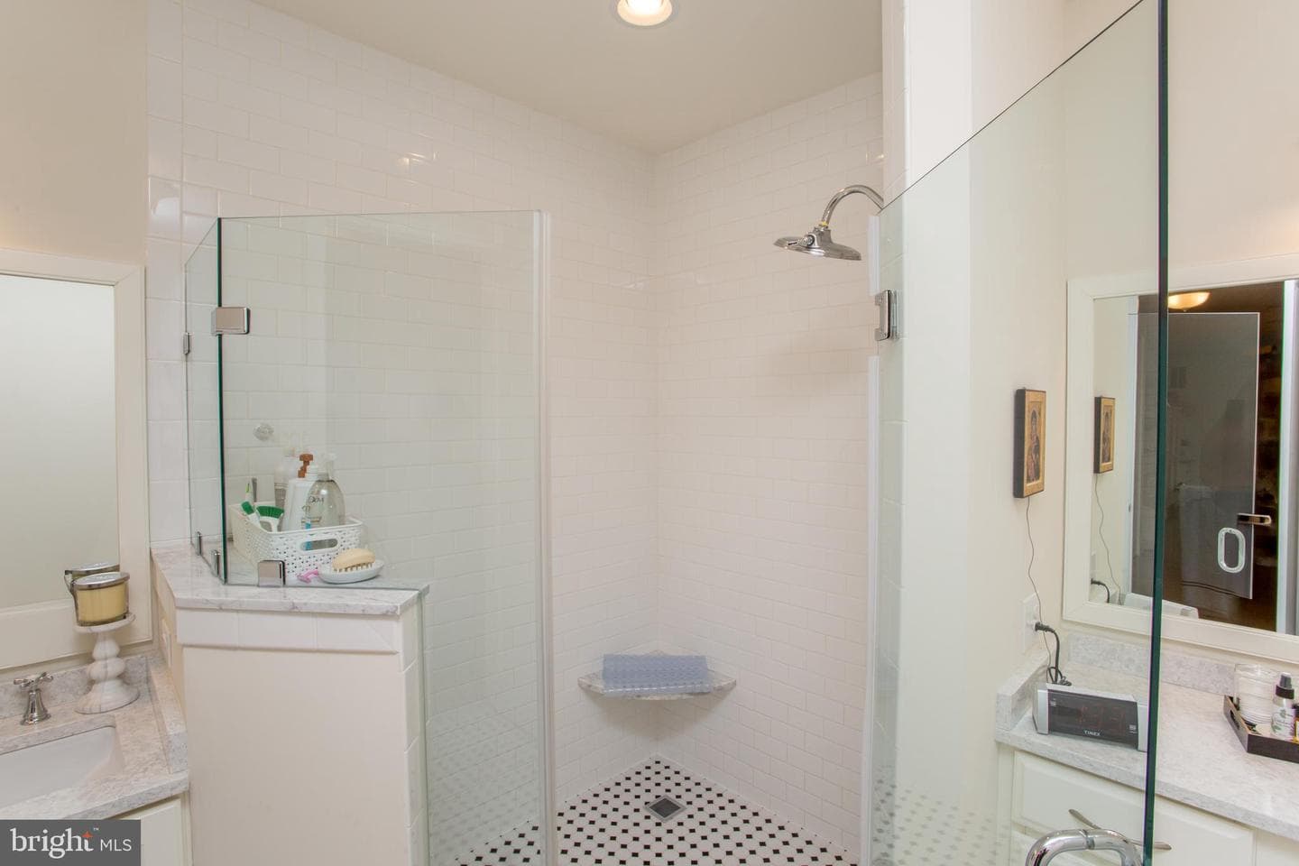 5212 Meridian Boulevard photo 23