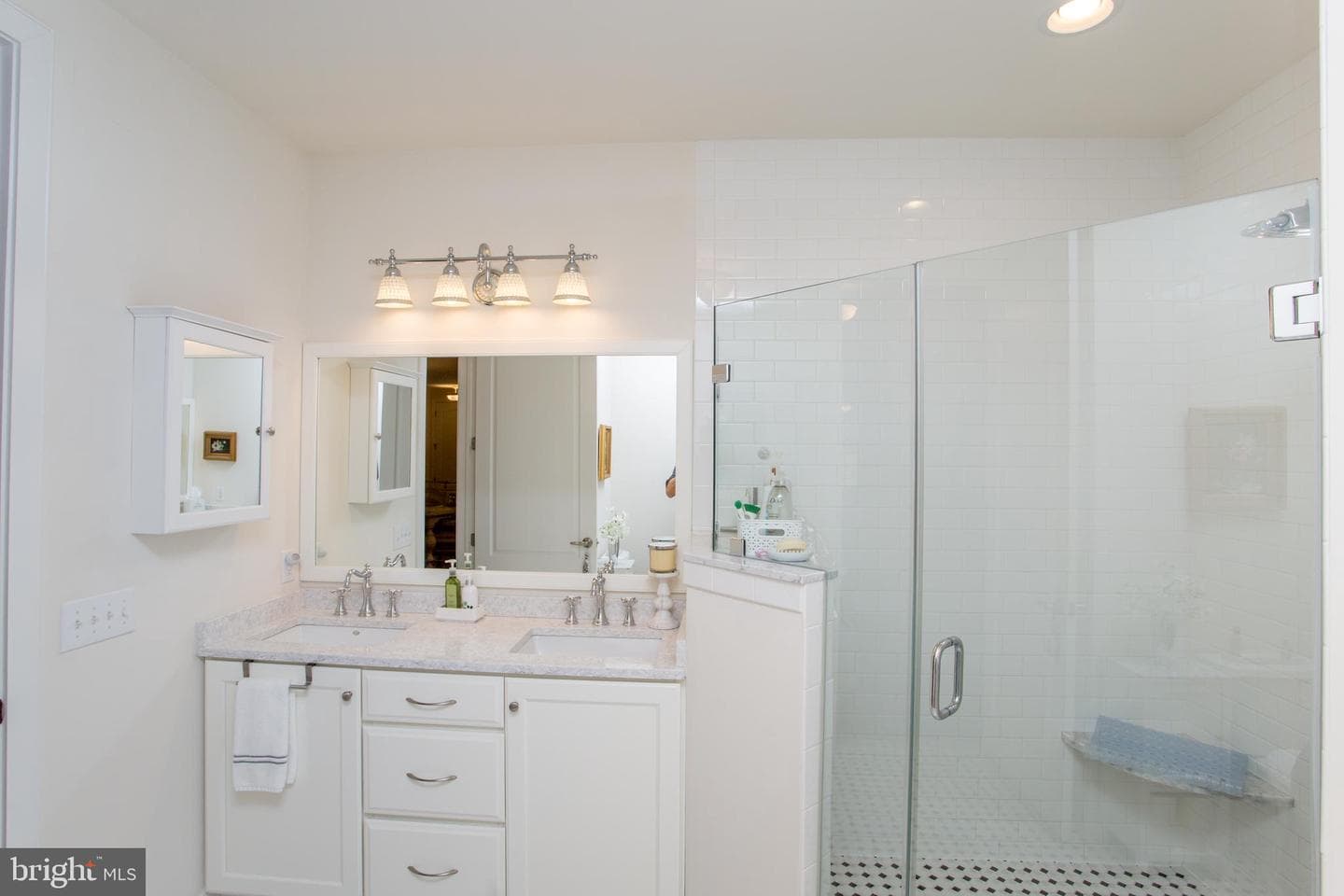 5212 Meridian Boulevard photo 24