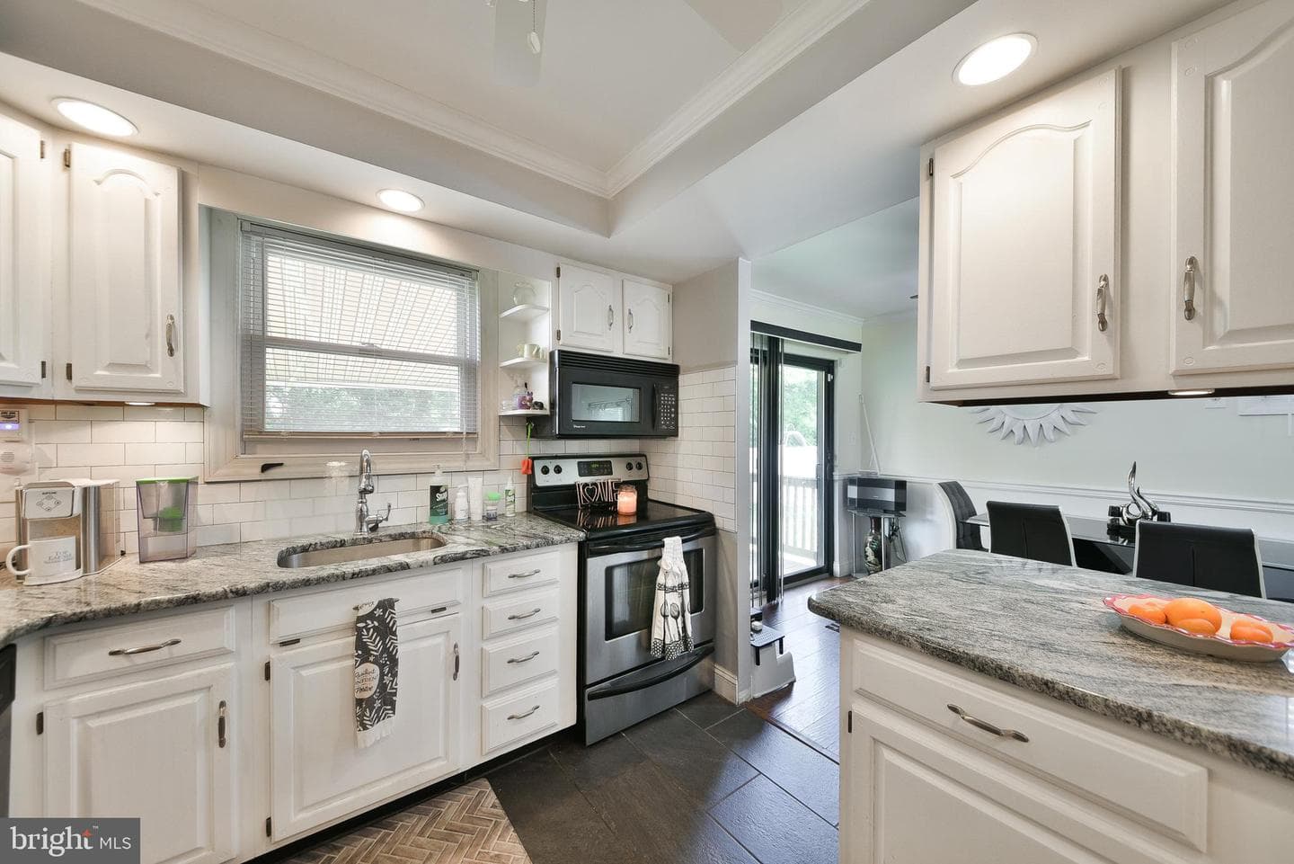 51 Lewis Street photo 12