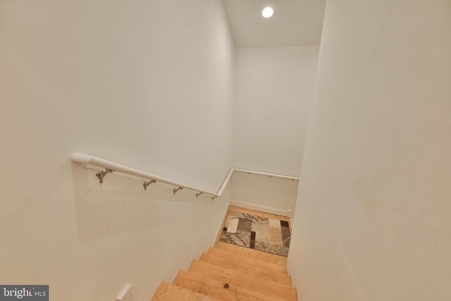 51 Lewis Street photo 23