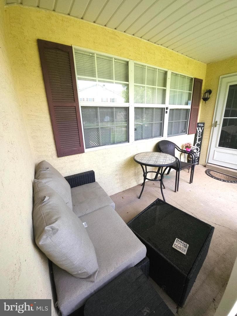 104 Laurel Court photo 3