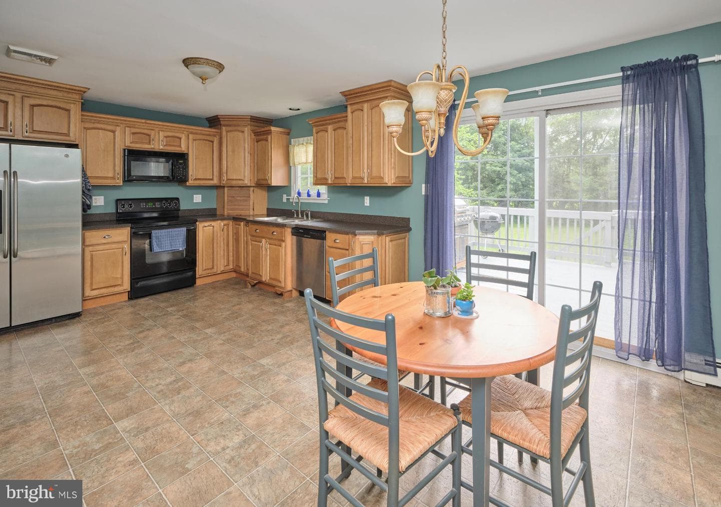 1945 Sweetbriar Road photo 6