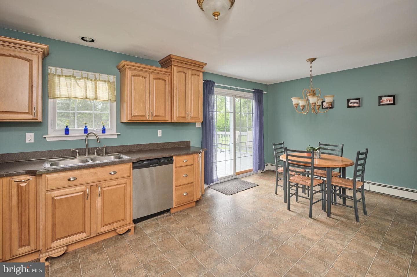 1945 Sweetbriar Road photo 8