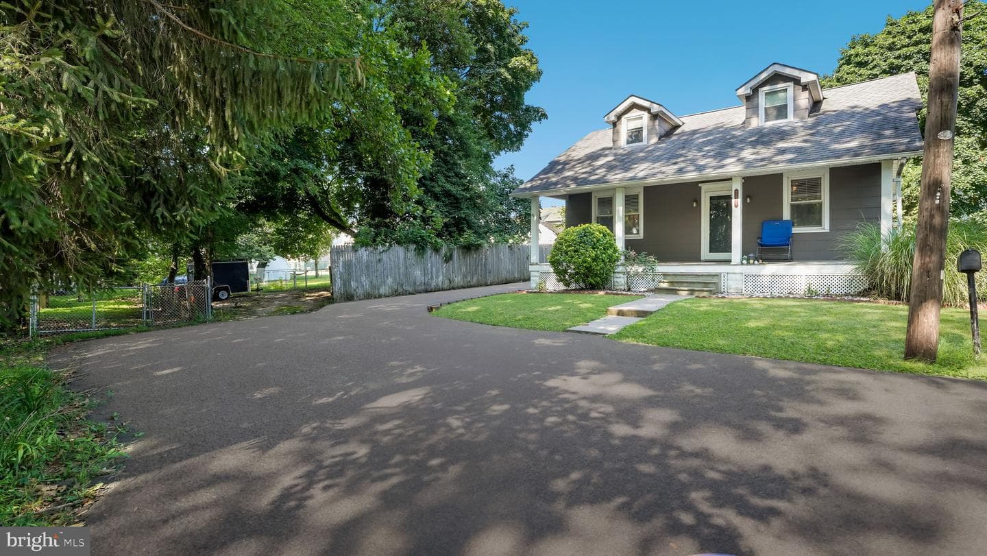 7219 Parkwyn Avenue photo 2