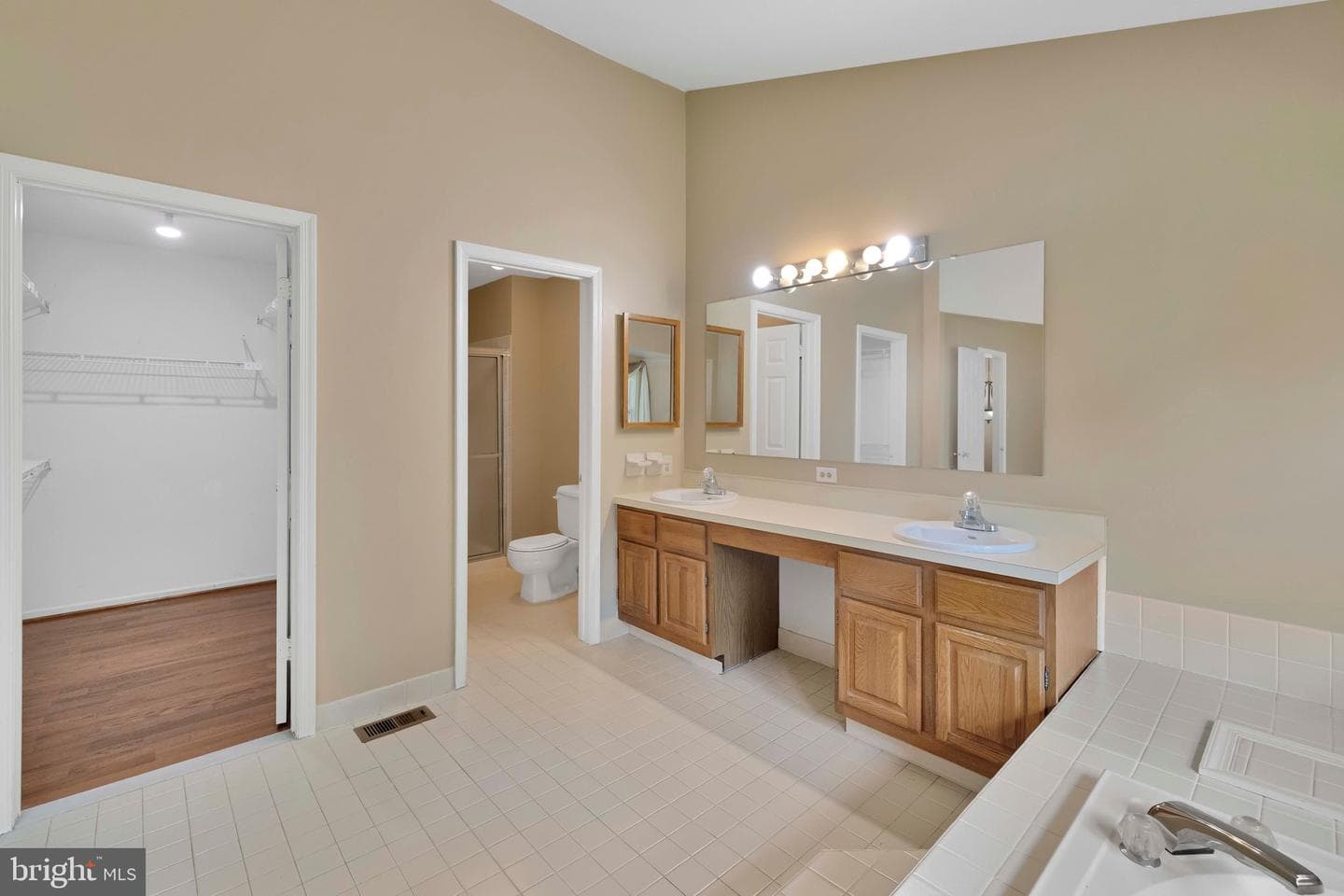 39 W Bellwood Drive photo 15