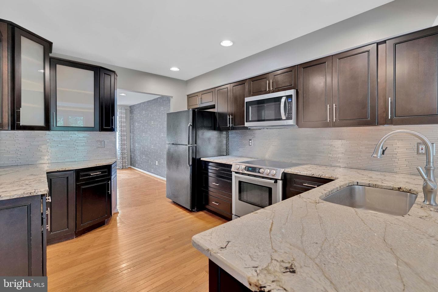 39 W Bellwood Drive photo 5