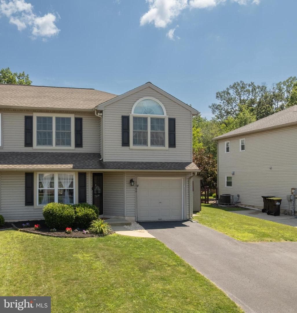 1160 School House Lane photo 2