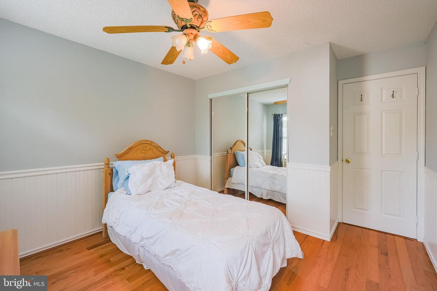 2460 Elfreths Alley photo 34
