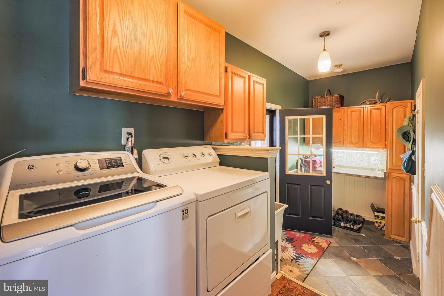 2460 Elfreths Alley photo 47