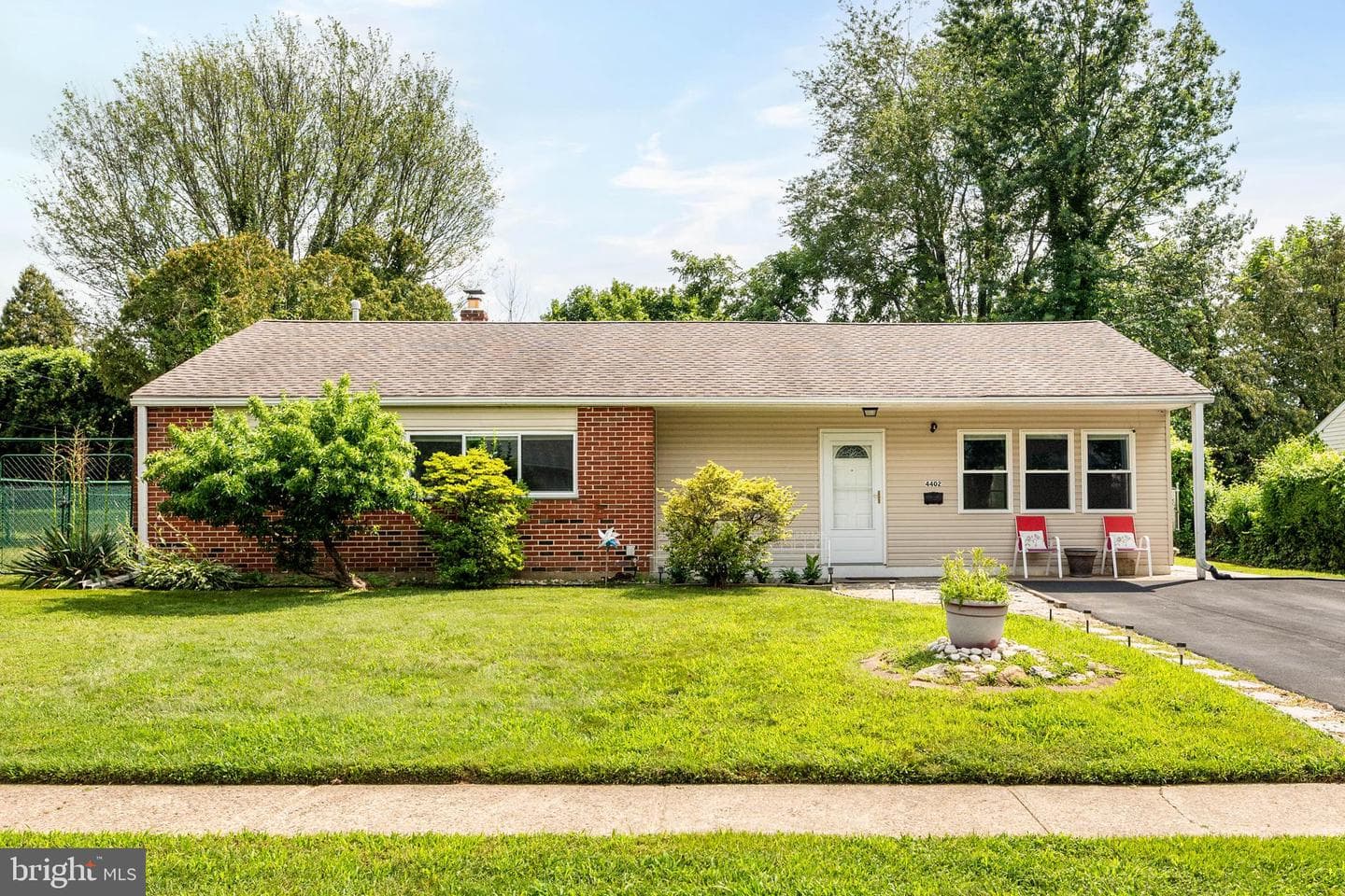 4402 Buckfield Terrace photo 3