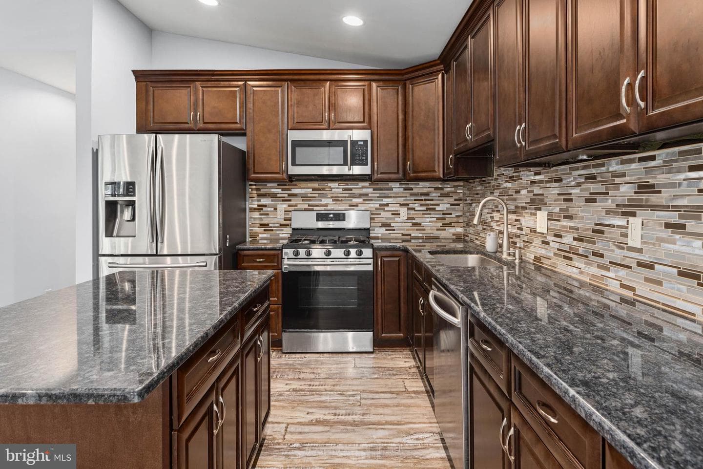 4402 Buckfield Terrace photo 9