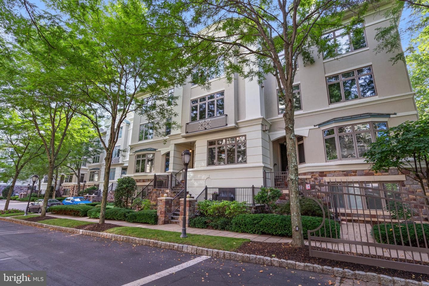 518 Waterview Place photo 2