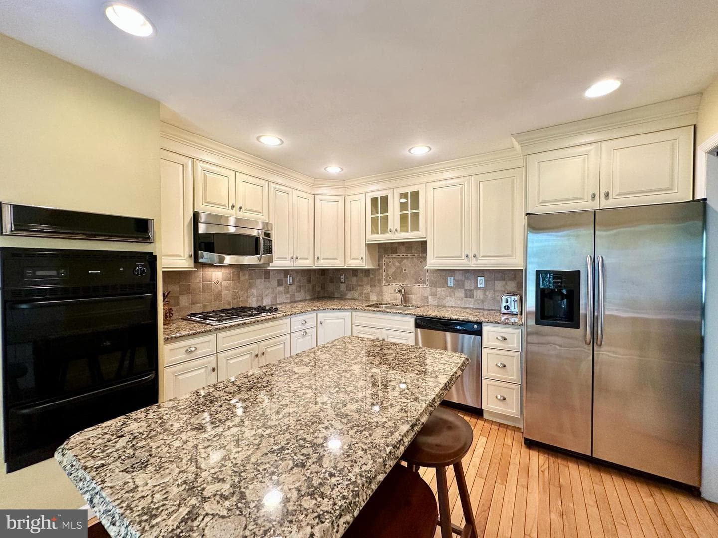 48 Deerpath Road photo 10