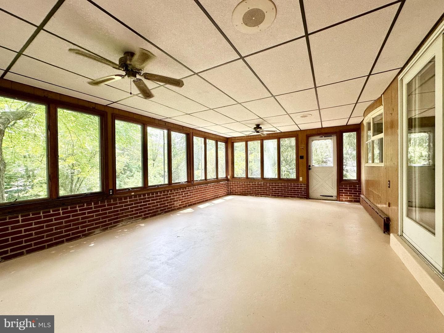 48 Deerpath Road photo 13