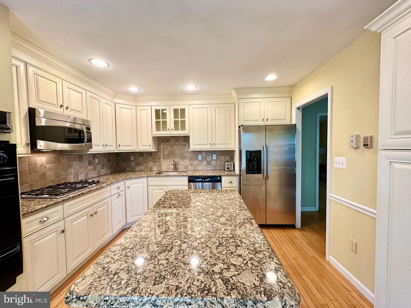 48 Deerpath Road photo 8