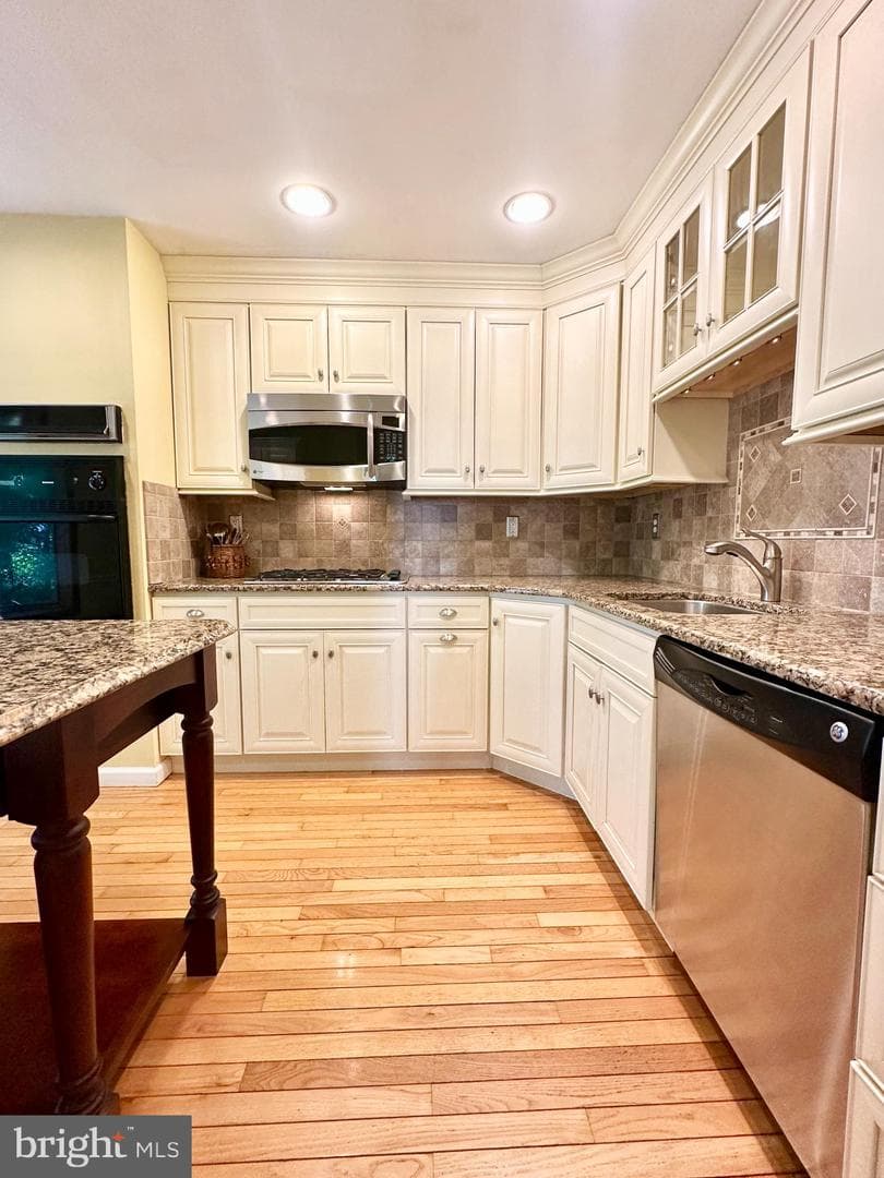 48 Deerpath Road photo 9