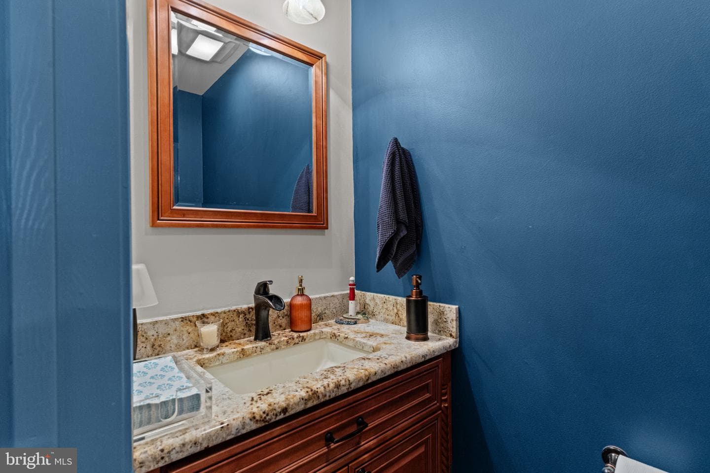 987 Highpointe Circle photo 17