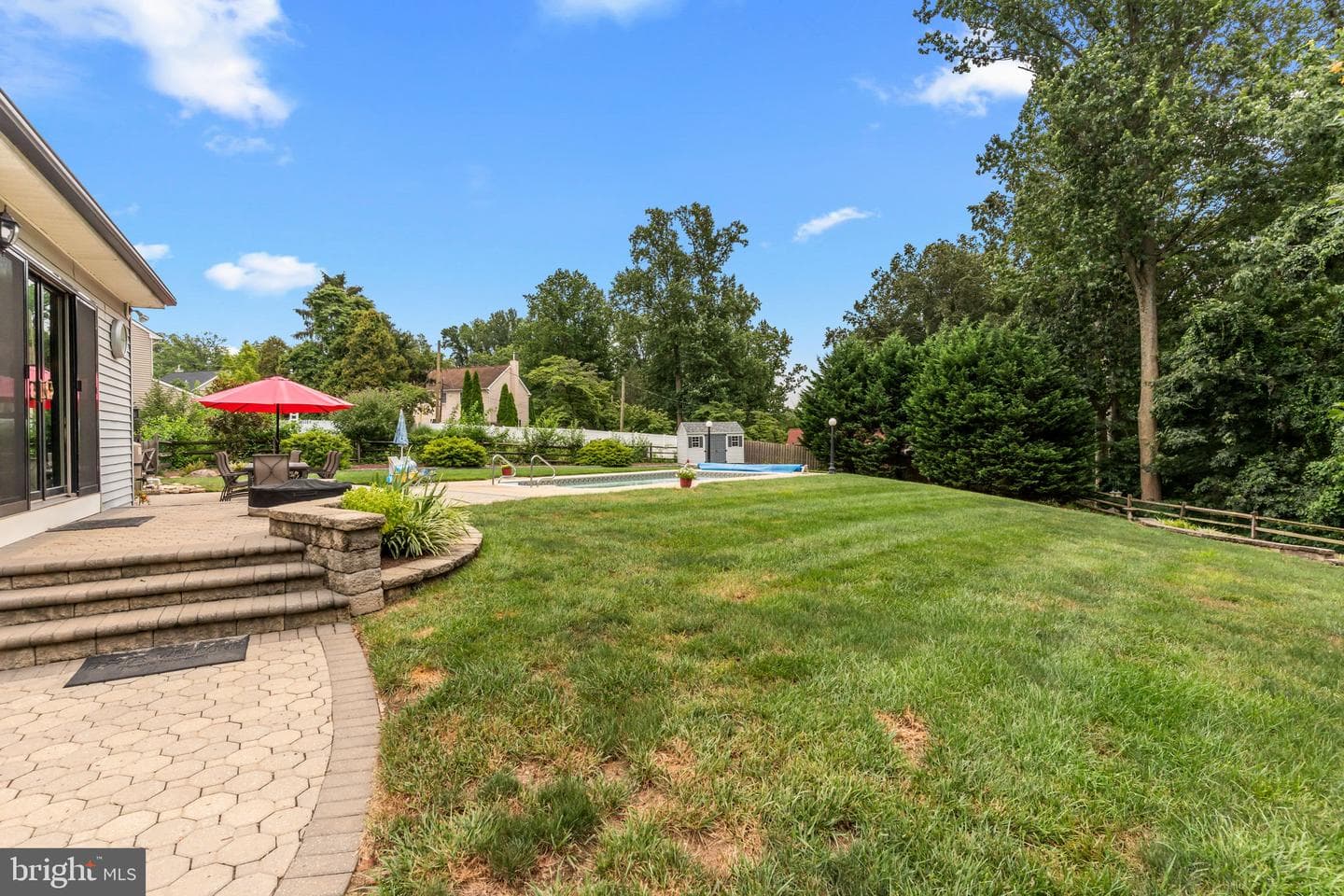 987 Highpointe Circle photo 34