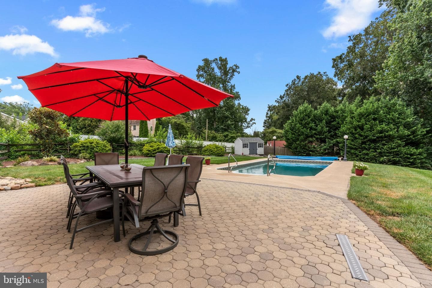 987 Highpointe Circle photo 35