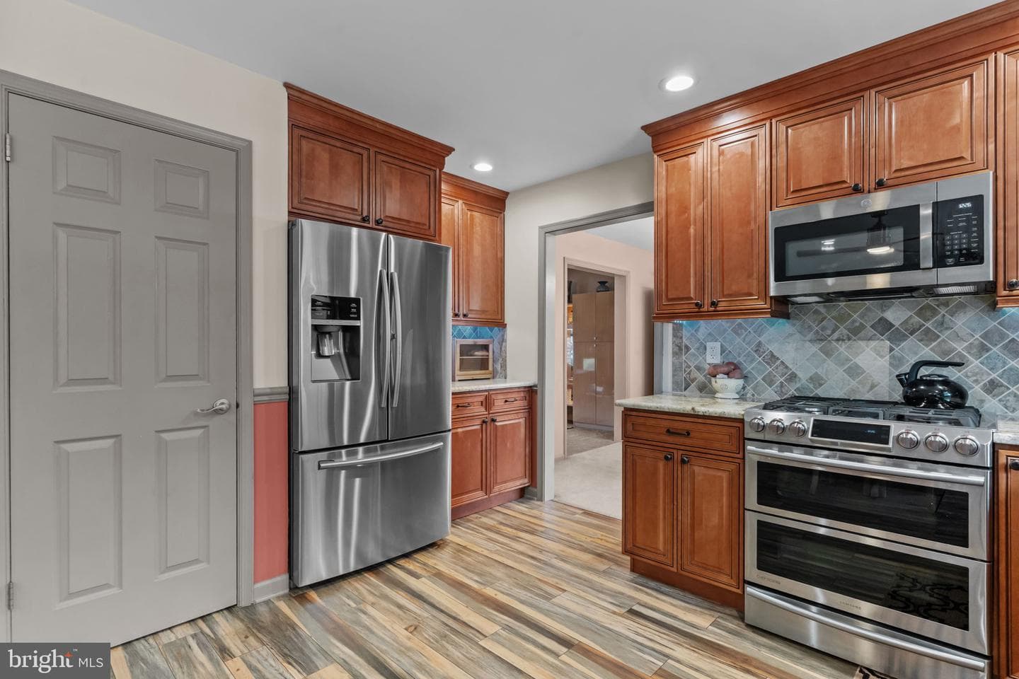 987 Highpointe Circle photo 9