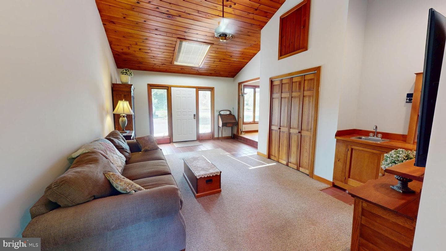 358 Geigel Hill Road photo 4