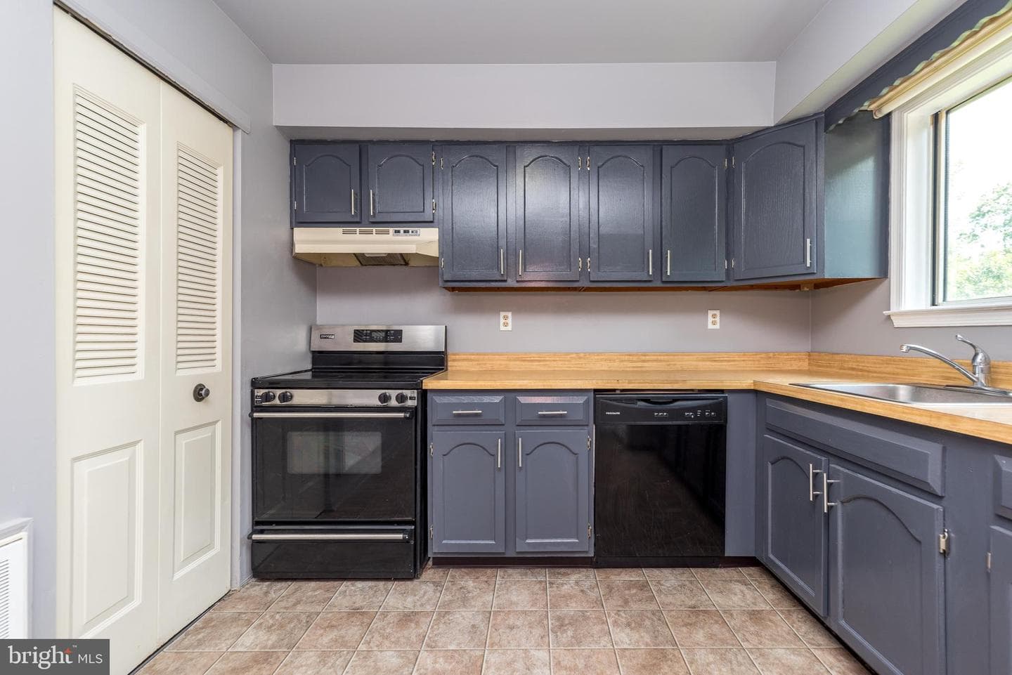 18 Kittery Court photo 4