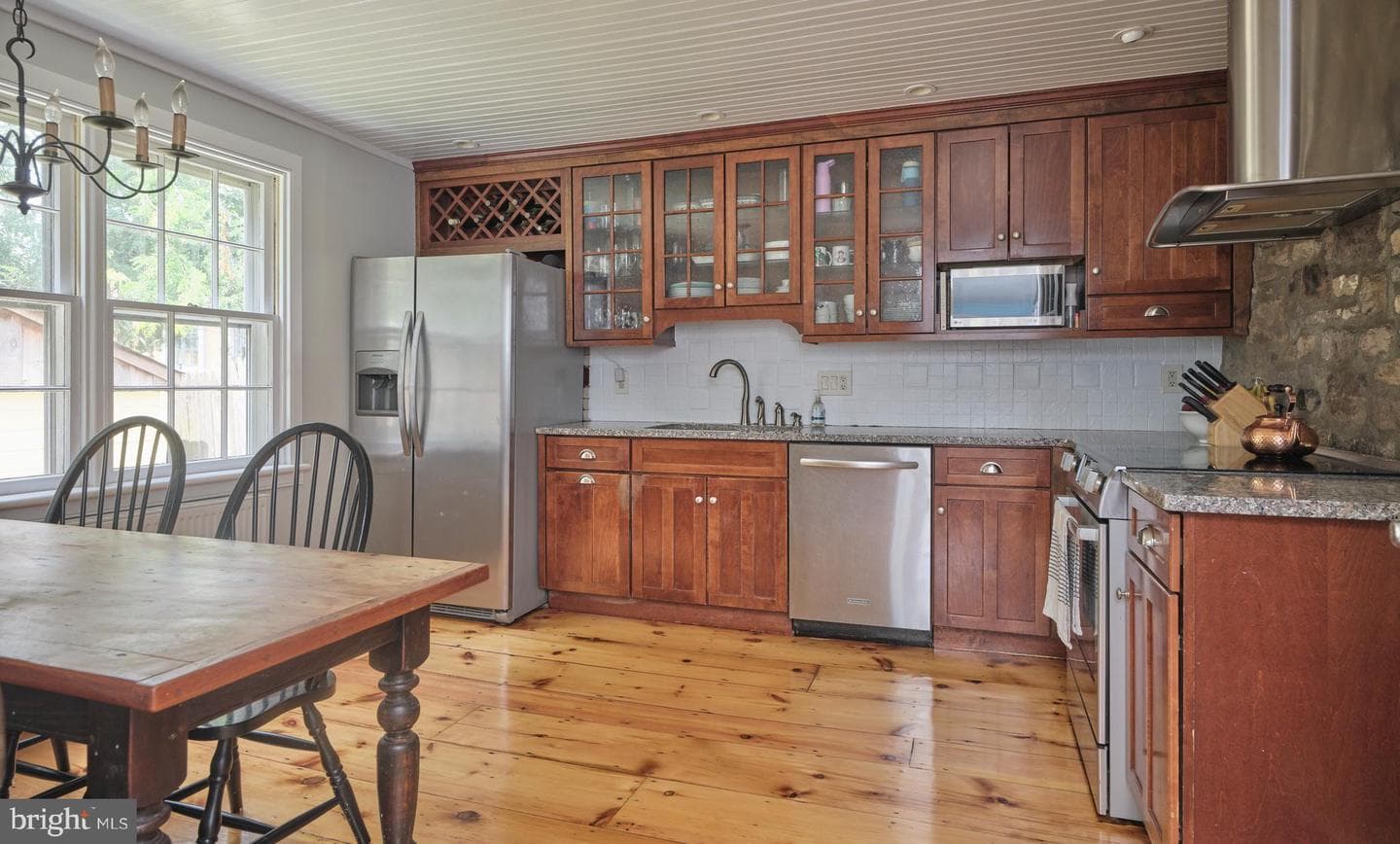226 Court Street photo 17