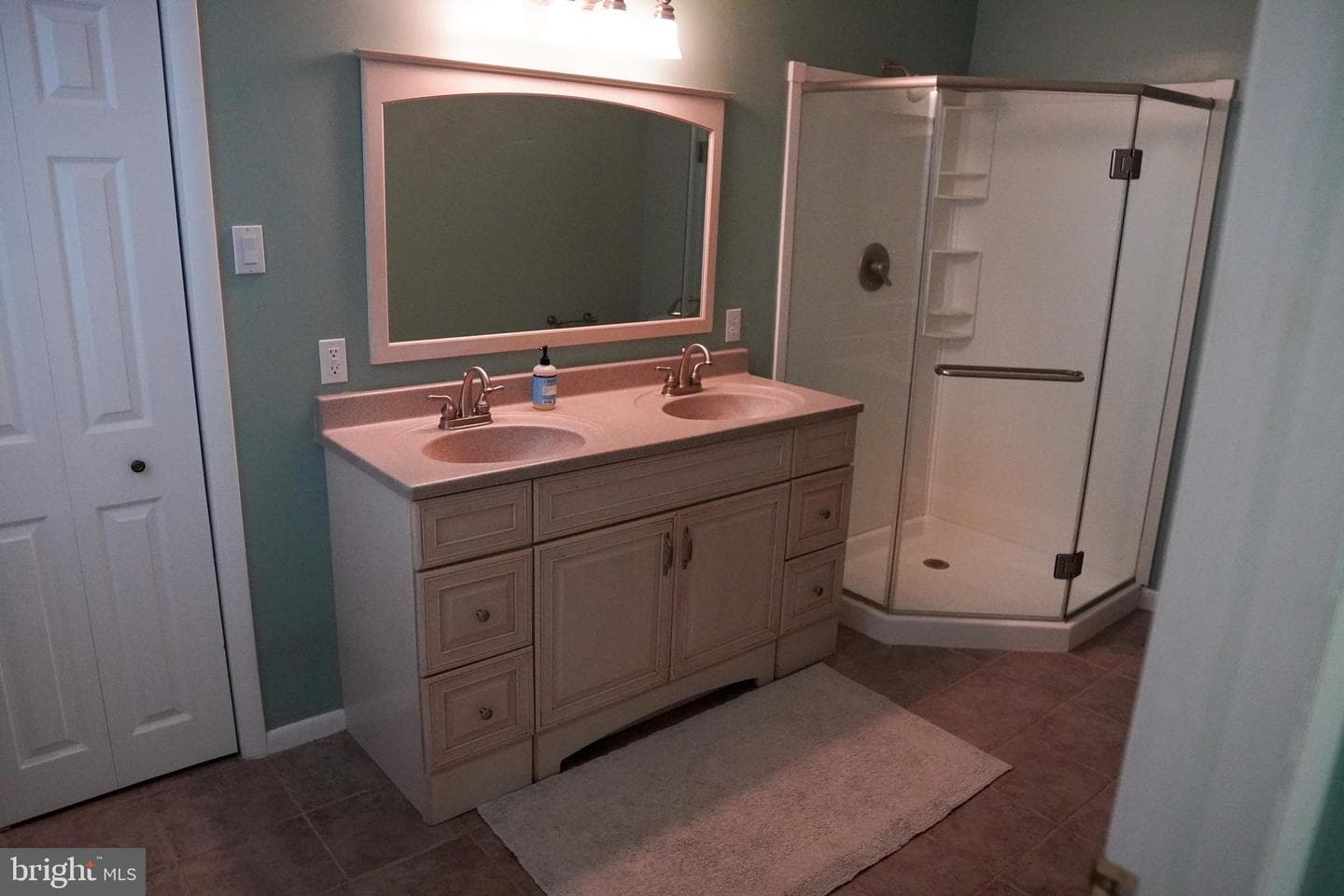 8 McCarthy Avenue photo 16