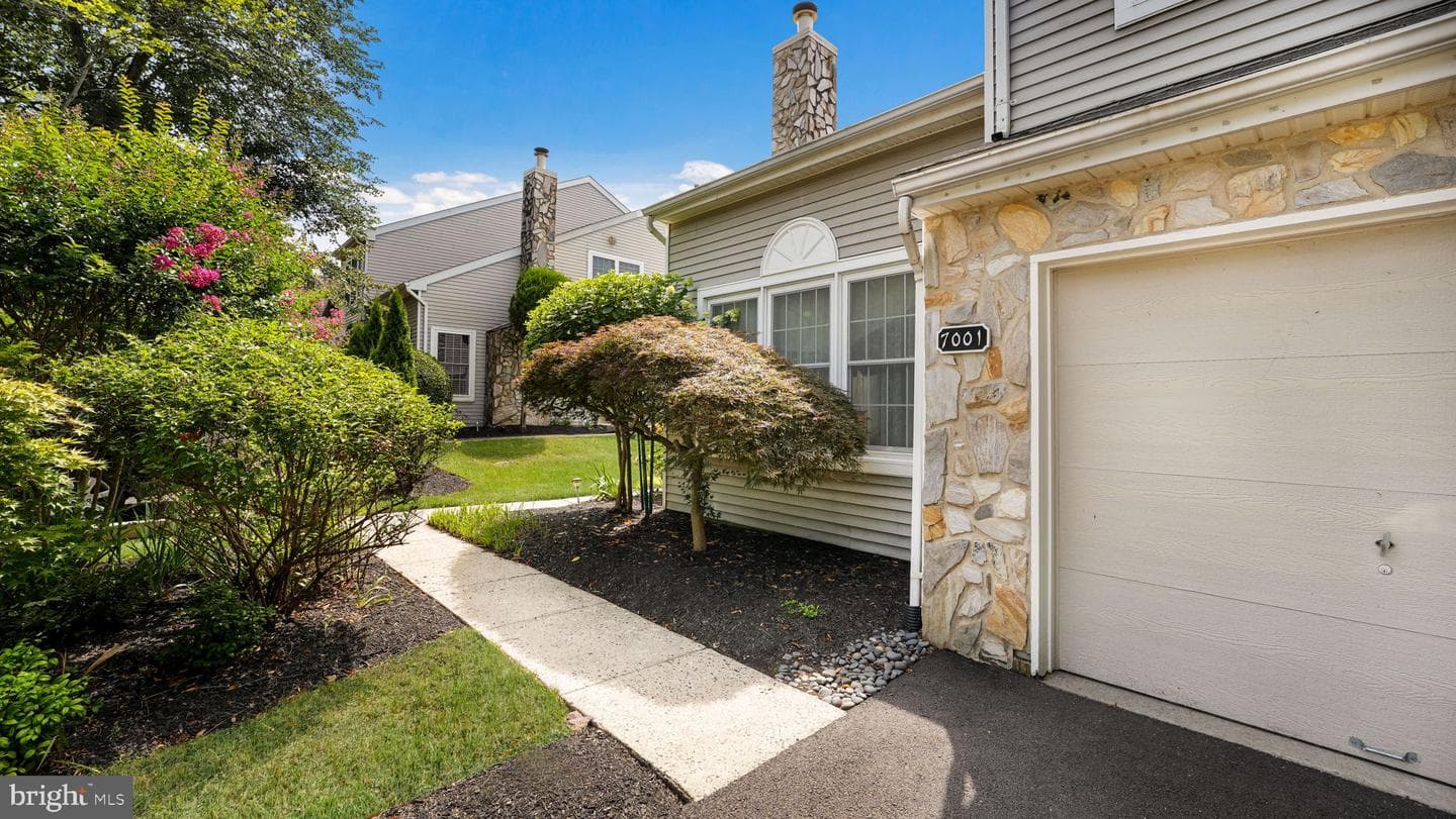 7001 Birdie Lane photo 4