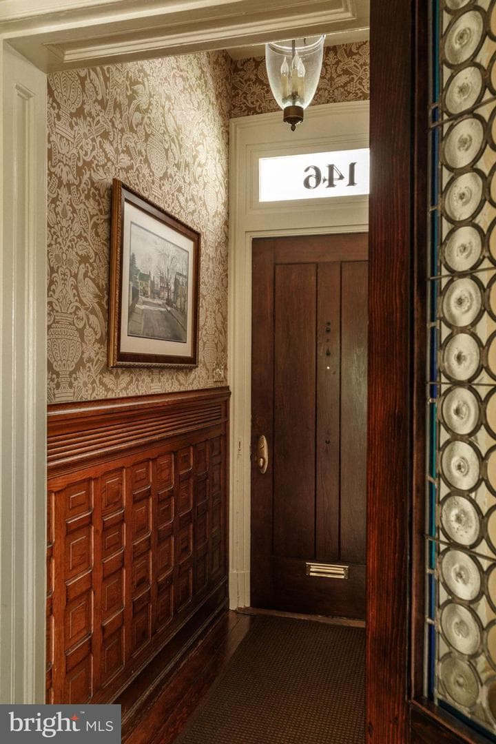 146 E Court Street photo 2