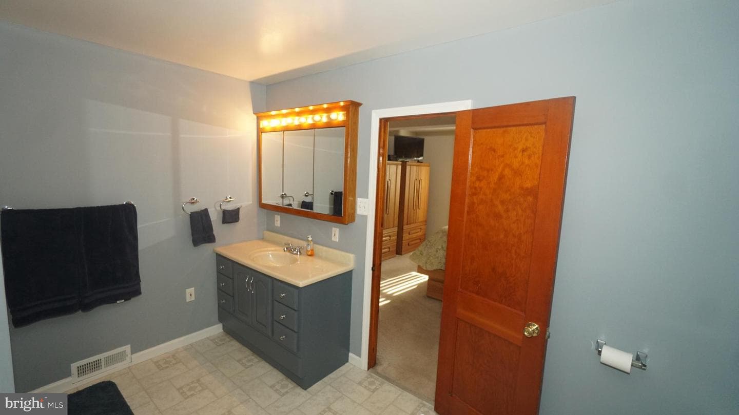 2307 State Road photo 13