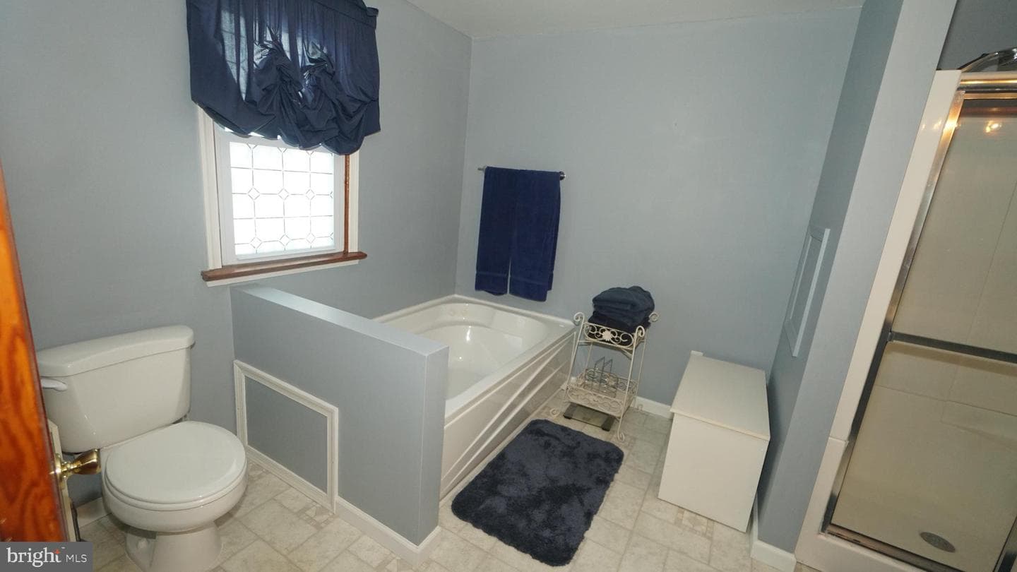 2307 State Road photo 16