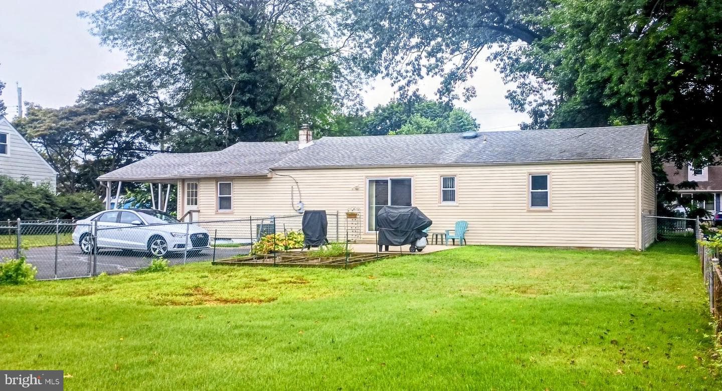 2307 State Road photo 27