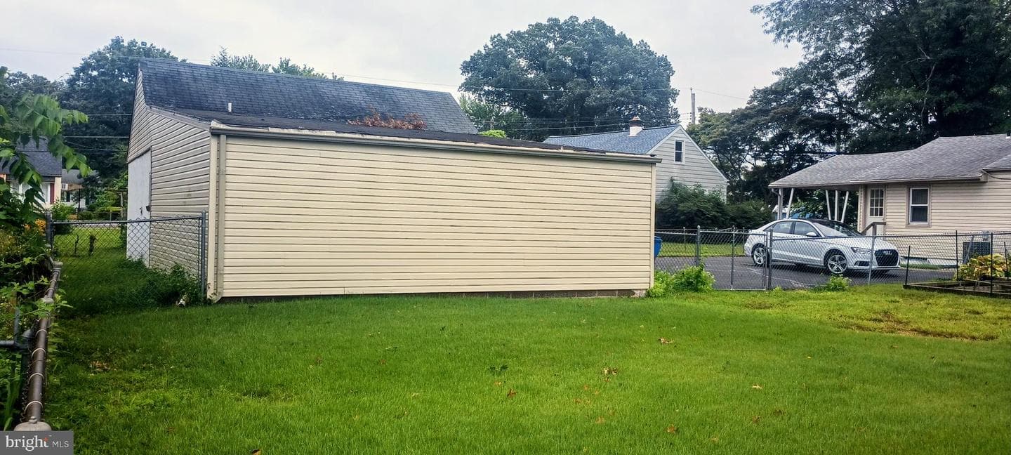 2307 State Road photo 30