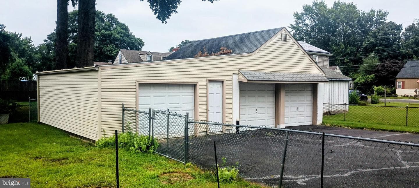 2307 State Road photo 33