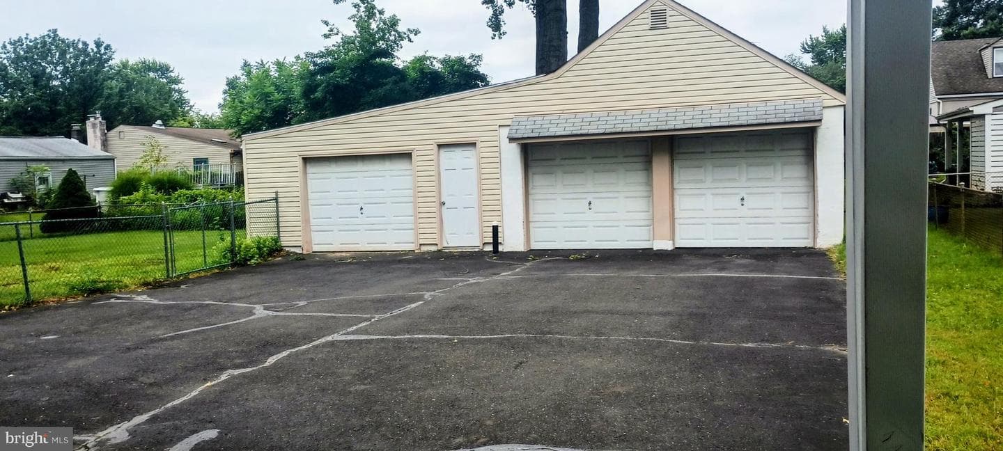 2307 State Road photo 35