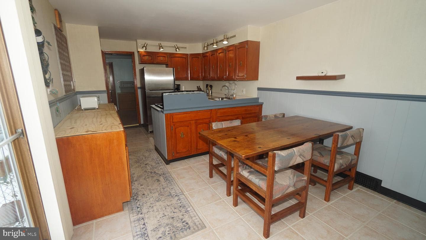 2307 State Road photo 9