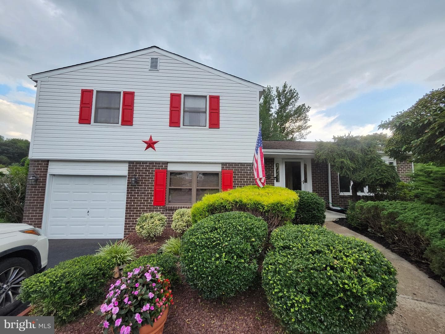 379 Glen Meadow Road photo 3