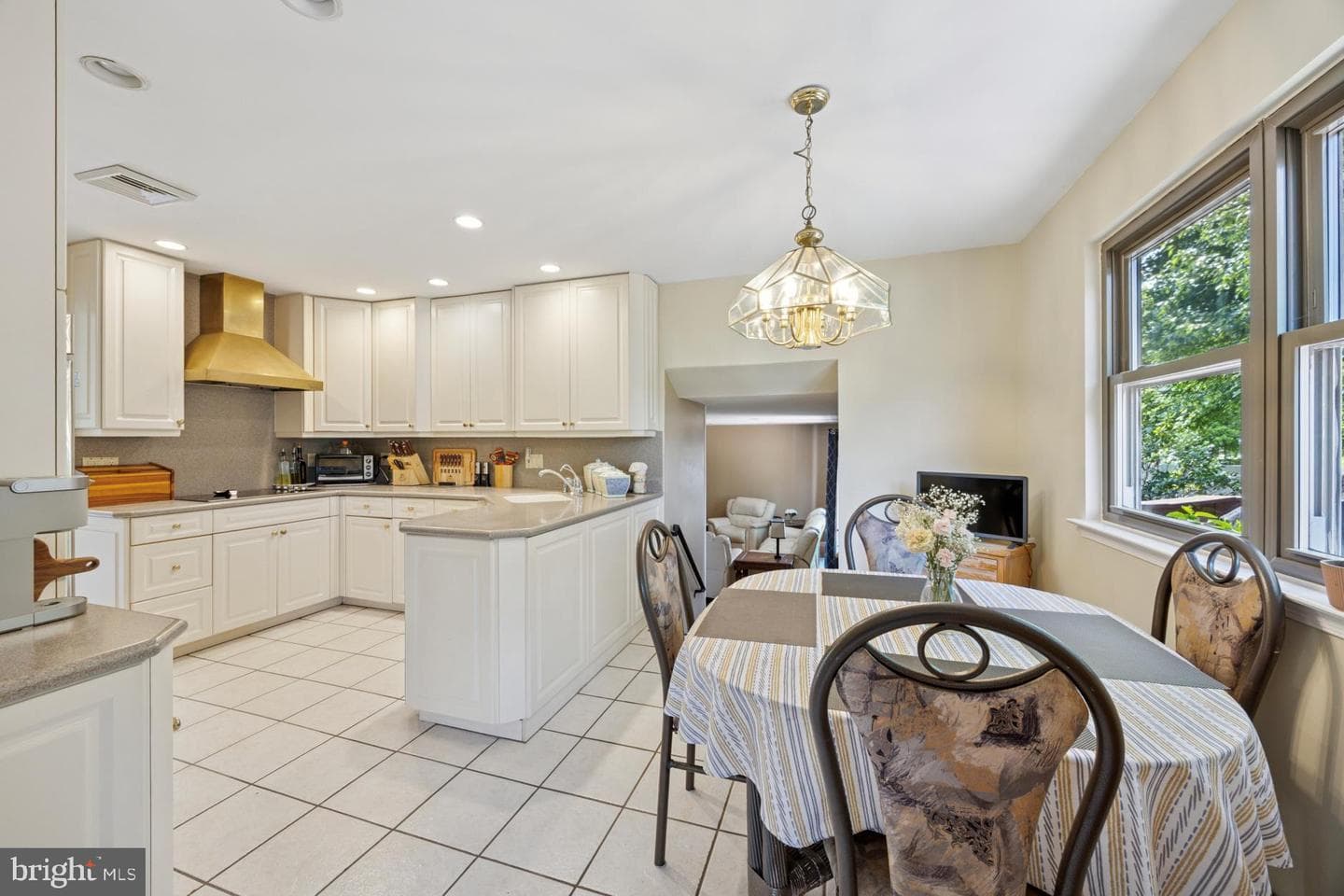 379 Glen Meadow Road photo 8