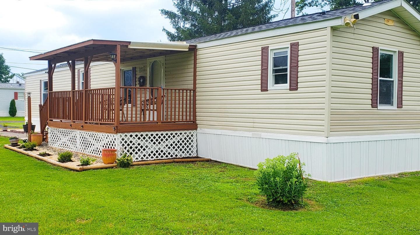 2060 Rohrbach Lane photo 4