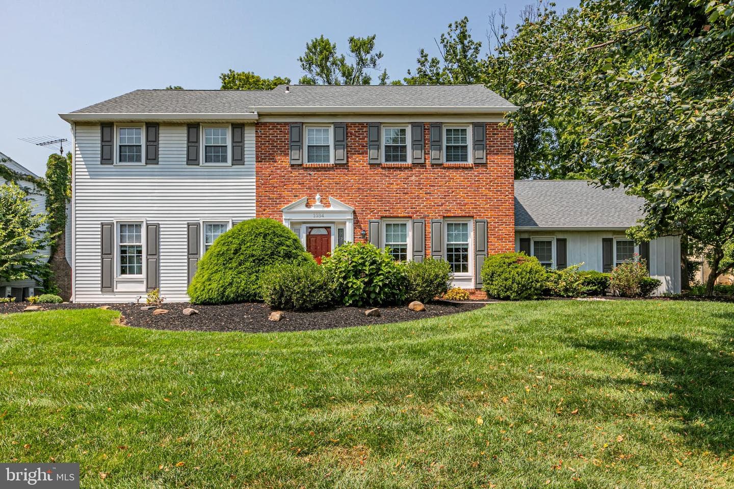 1034 Victory Drive photo 2