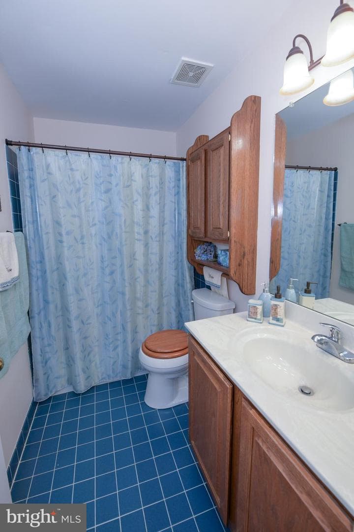 215 Rumford Court photo 39