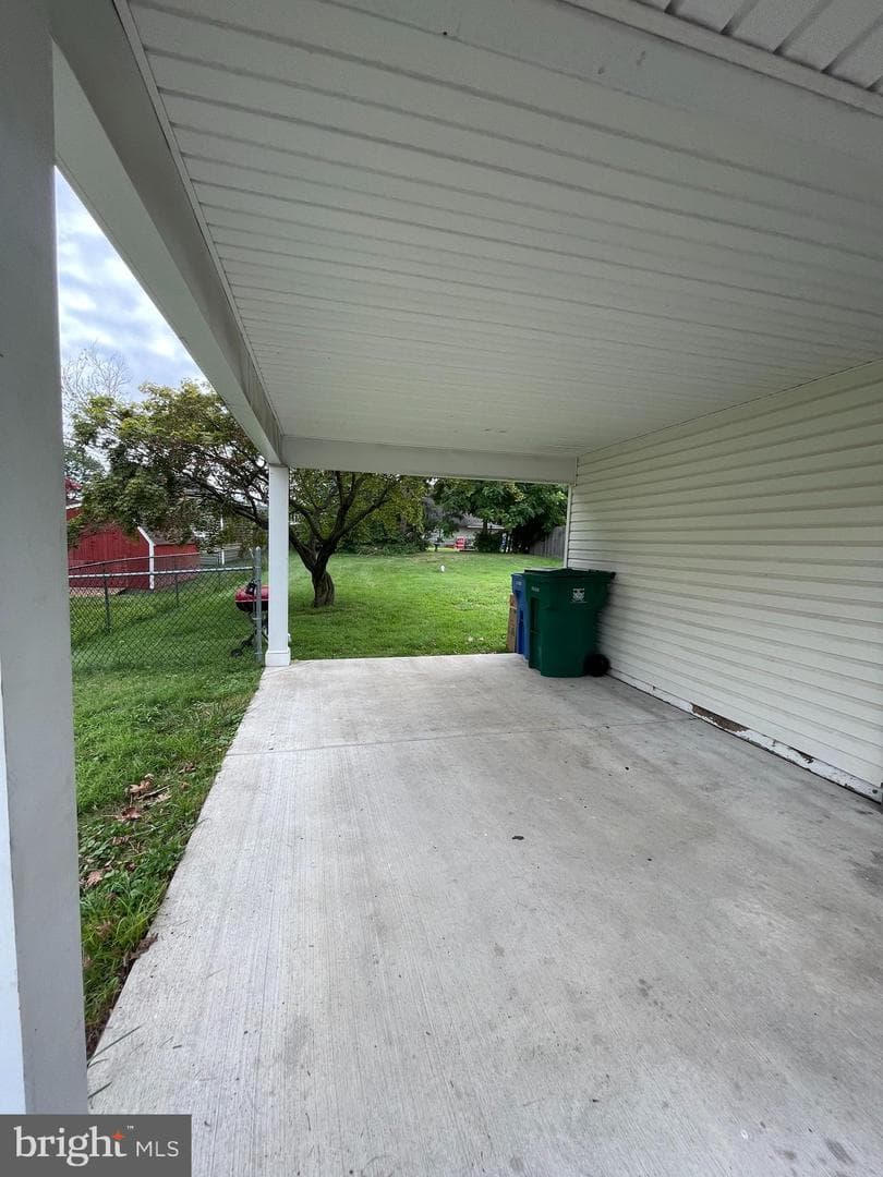 289 Holly Drive photo 2