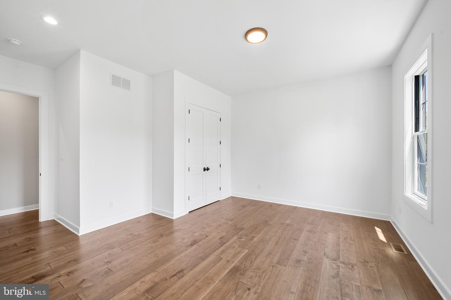 744 Broad Street photo 12